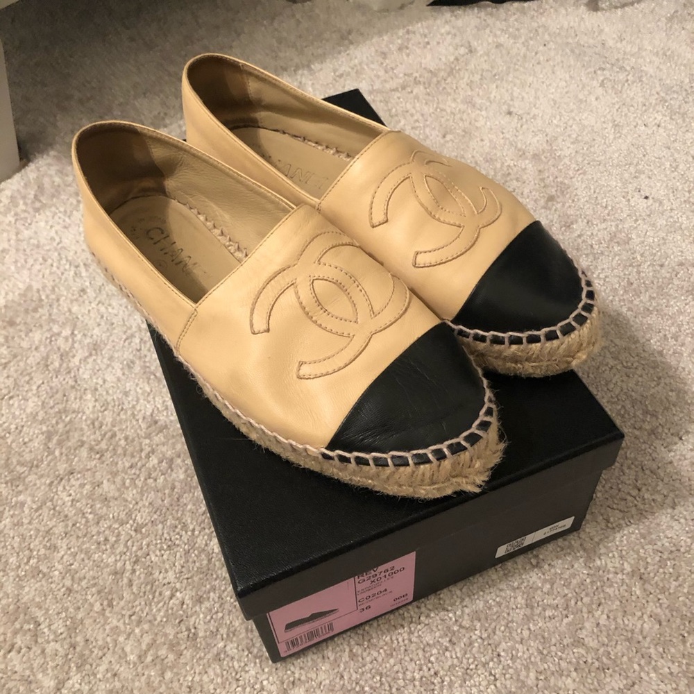 AUTH Chanel beige black espadrilles